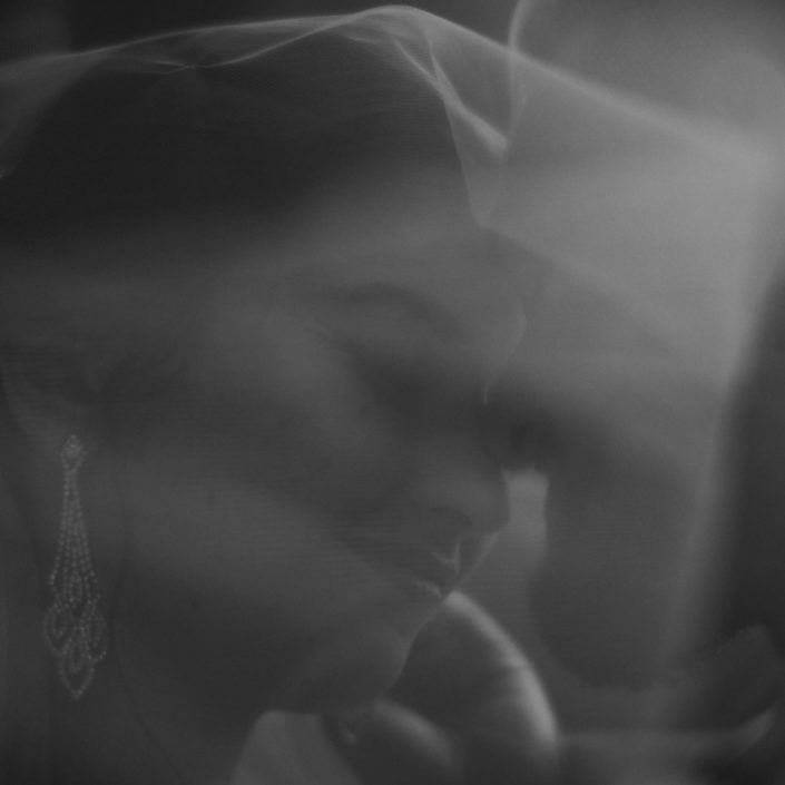 emotívne svadobné portréty fotené na film