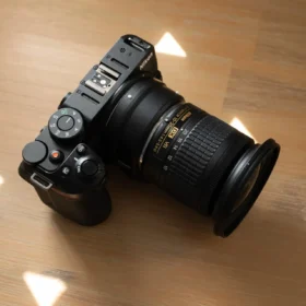 nikon z30 mirrorless fotoaparat s variacnym displejom pre rodinne fotenie