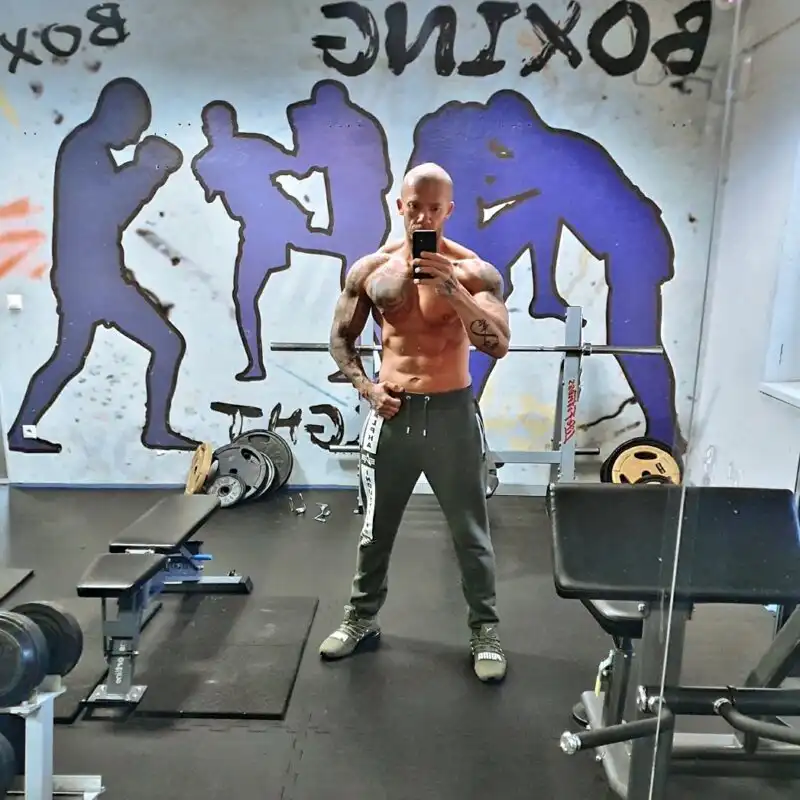 Osobný tréner Bratislava: prečo dnes už nestačí len „chodiť do fitka“