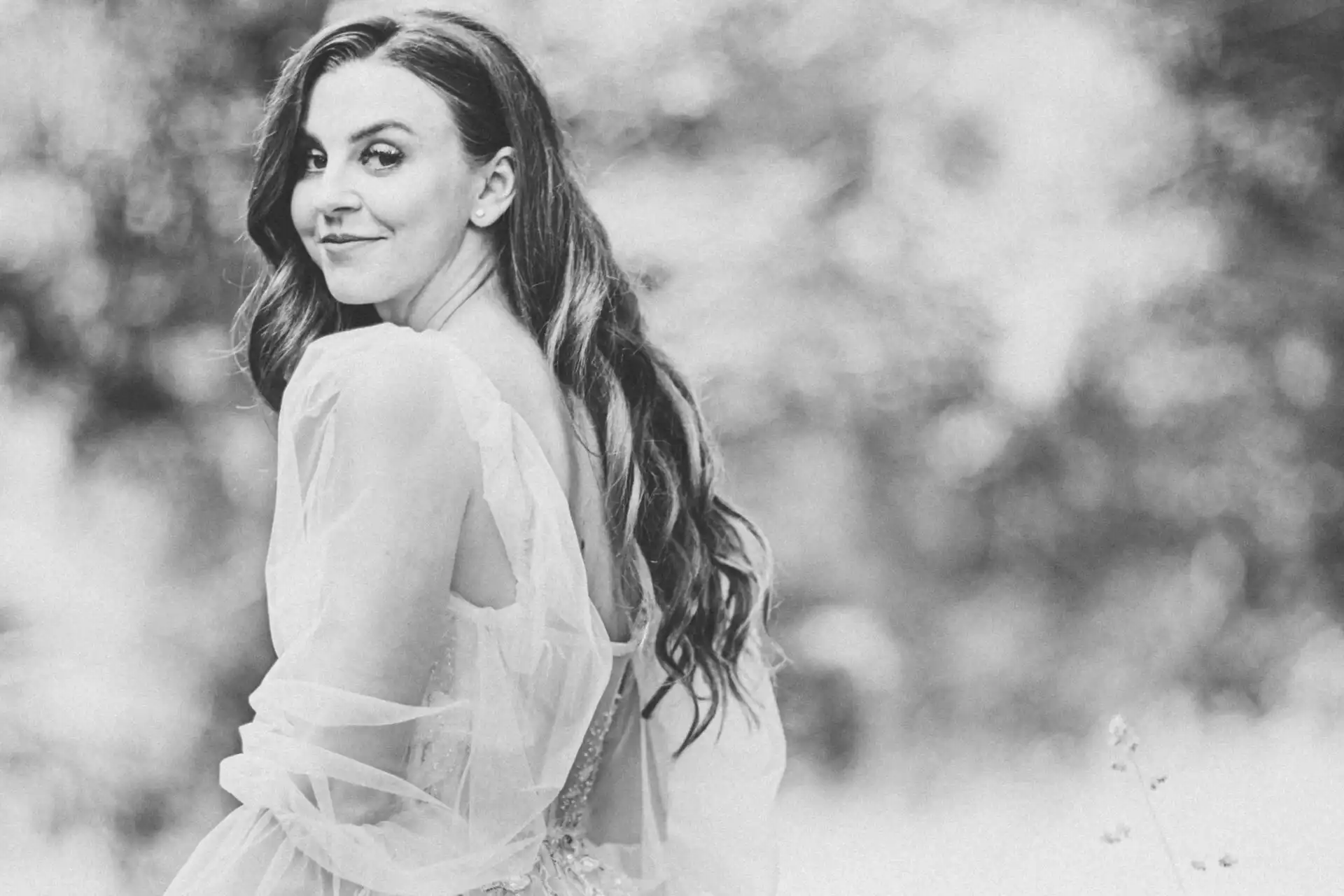 Fotograf Kysuce pri rodinnom fotení v prírode s čistou kompozíciou a jemným svetlom