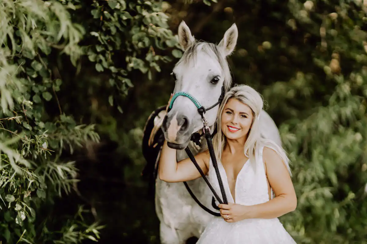 Svadobné fotografie Orava – ako získať prirodzené, emotívne a nadčasové svadobné zábery v jednom z najkrajších regiónov Slovenska