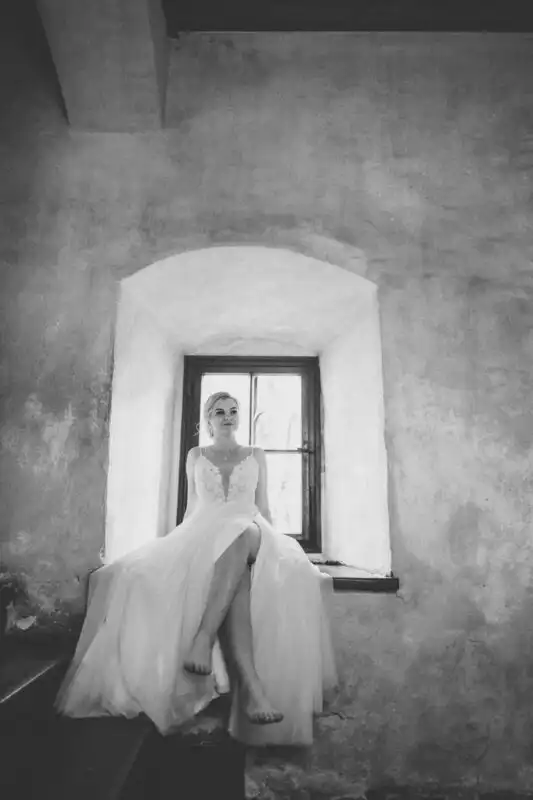 Svadobný fotograf Tvrdošín – ako si vybrať fotografa na svadbu pre prirodzené, emotívne a nadčasové fotografie na Orave