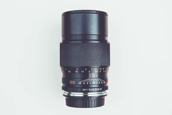 Moderná fototechnika na pracovnom stole - AI vo fotoaparátoch