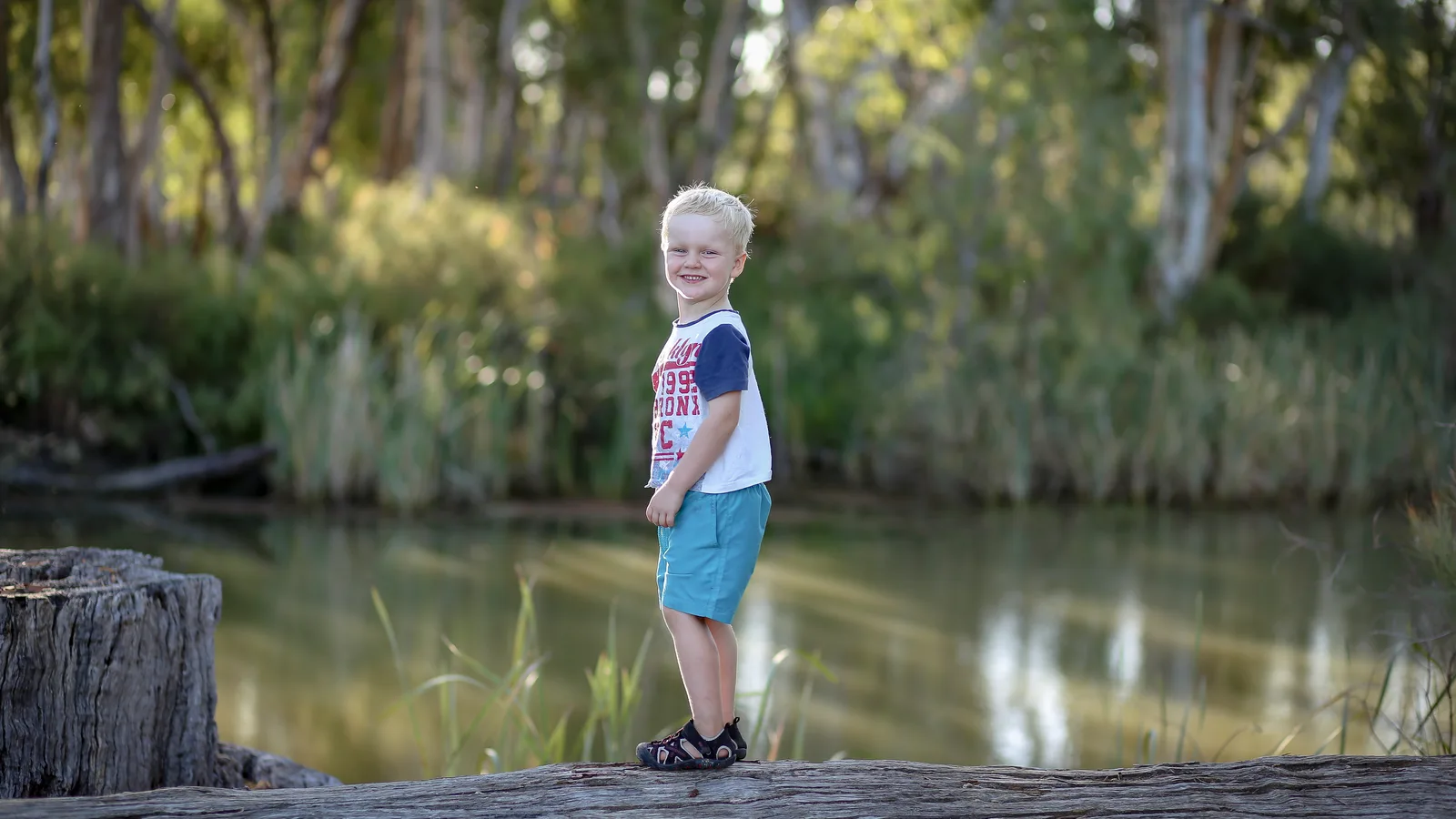 Tematická fotografia k článku Fotenie detí doma aj vonku – 15 tipov ako zachytiť prirodzené detské fotografie