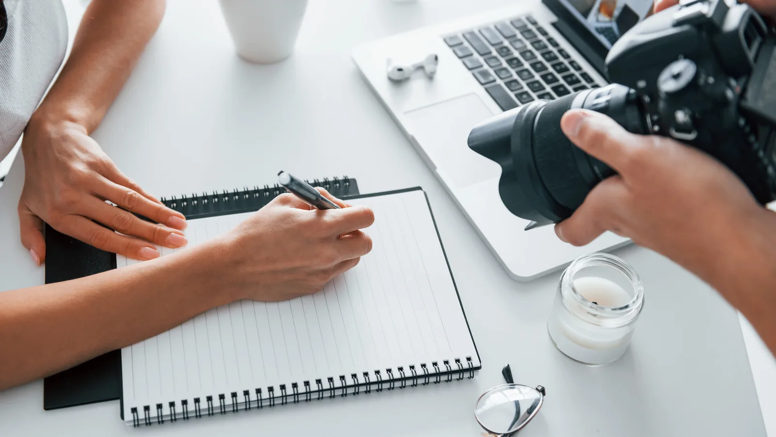 GDPR pre fotografov: ako legálne pracovať s fotkami a osobnými údajmi klientov – fotografia z Envato