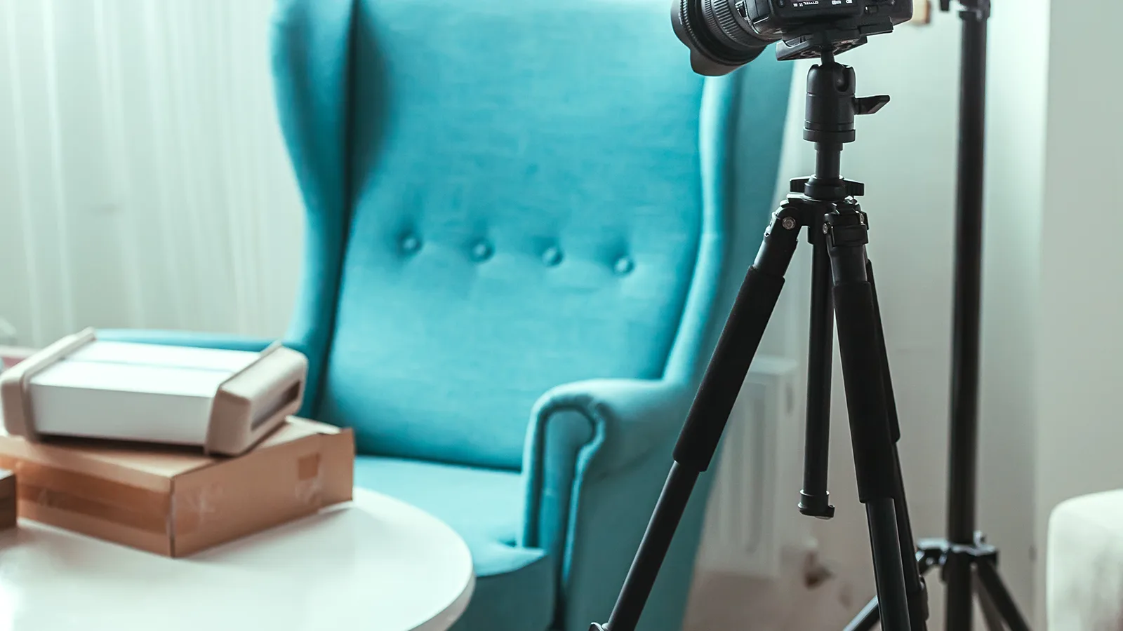 Doplňujúca fotografia k článku Rovný horizont pri produkte a interiéri bez statívu s vodováhou: tri rýchle kontroly
